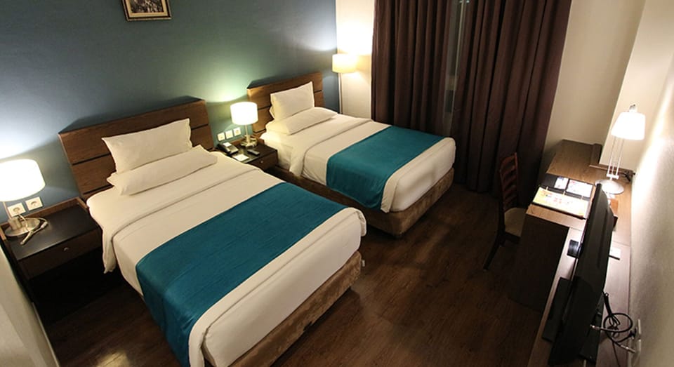Deluxe Twin Room | Minibar, in-room safe, desk, WiFi (free)