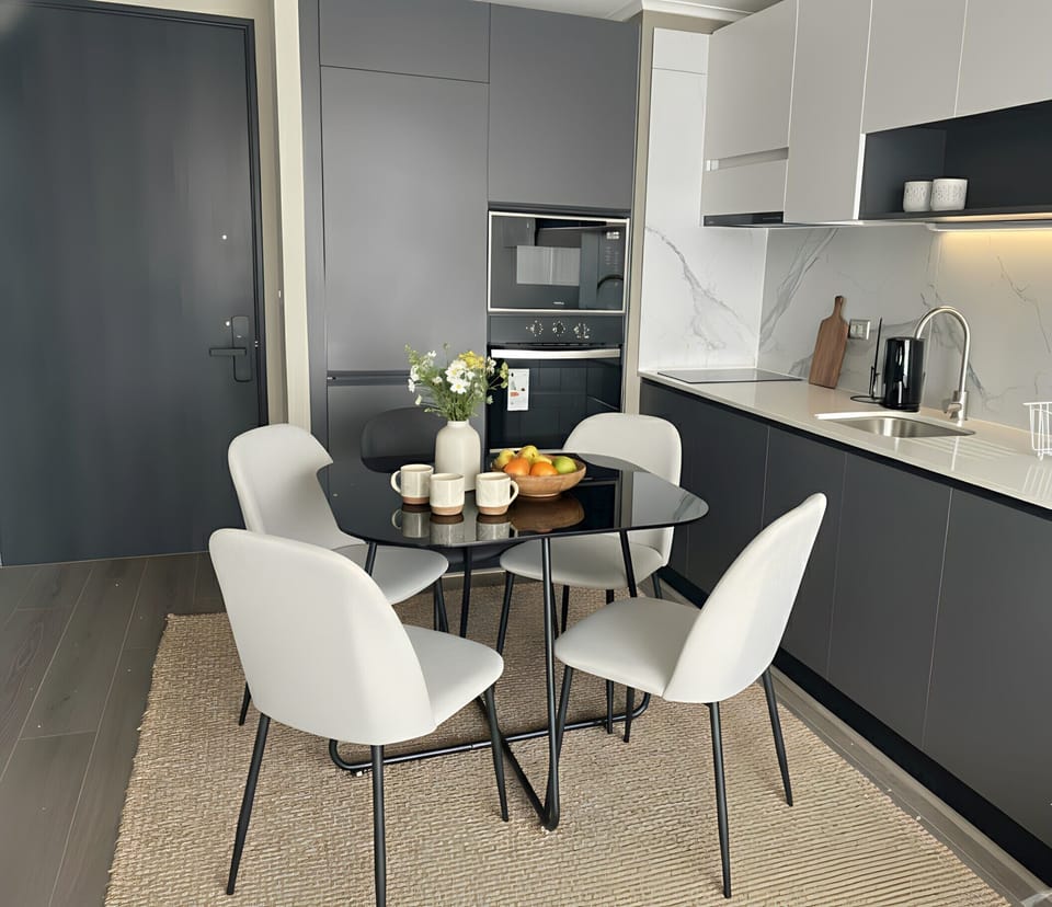 Apartment, 1 Bedroom | Dining room