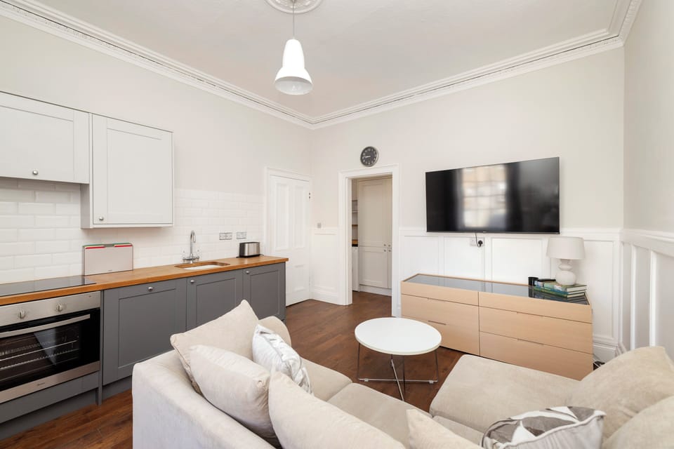 Apartment | Living area | 24-inch Smart TV with digital channels