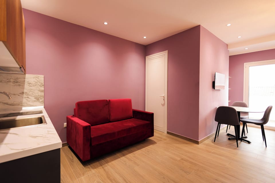 Deluxe Double Room, City View | Interior