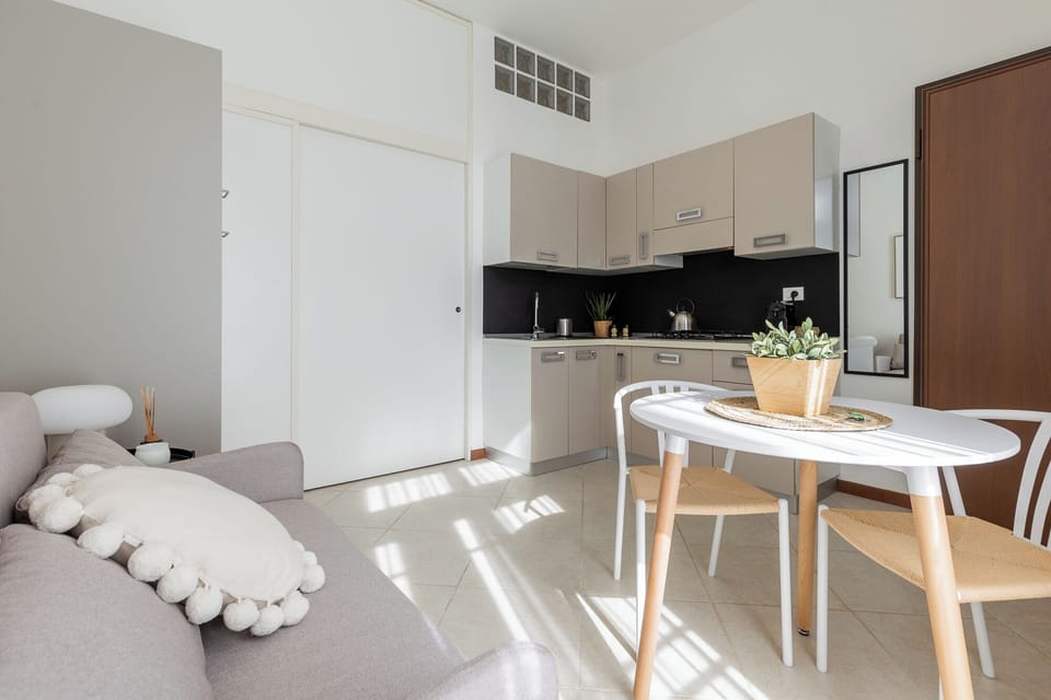 Apartment | Living area | 30-cm TV with digital channels