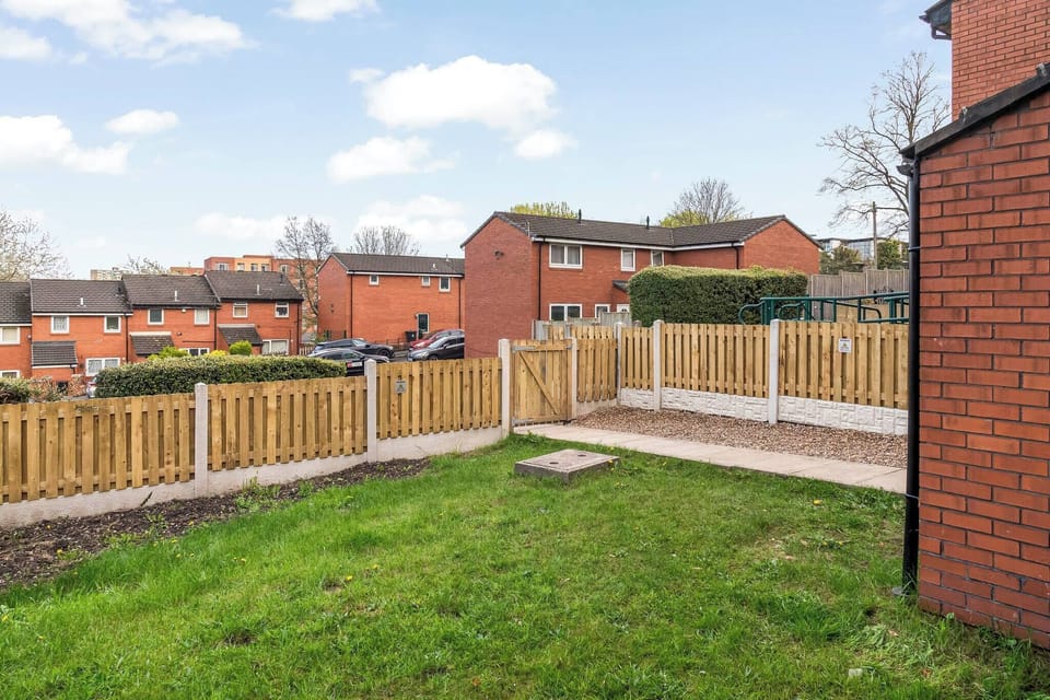 House, 1 Bedroom, Patio | Property grounds