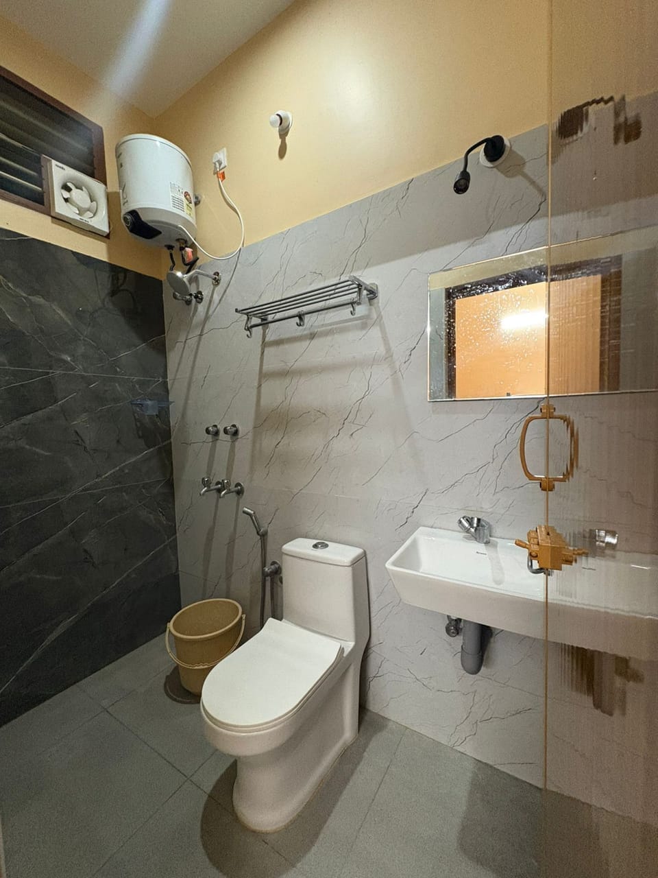 Shower, free toiletries, towels, toilet paper