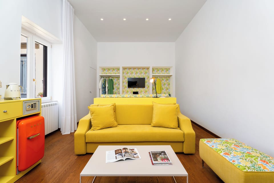 Junior Suite | In-room safe, desk, blackout drapes, free WiFi