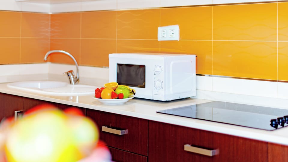 Electric kettle, toaster