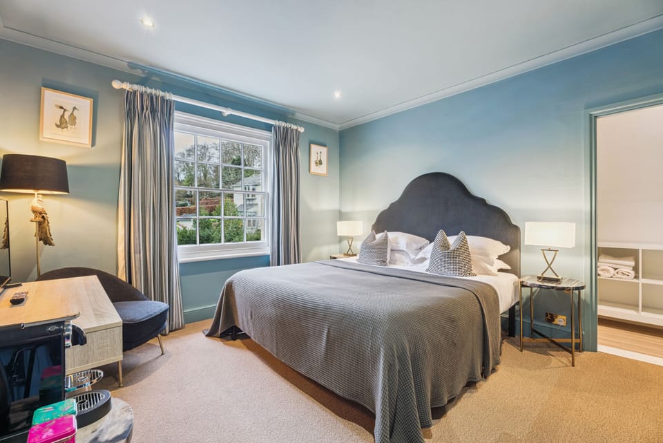 Premium Double Room, Ensuite (4) | Iron/ironing board, free WiFi