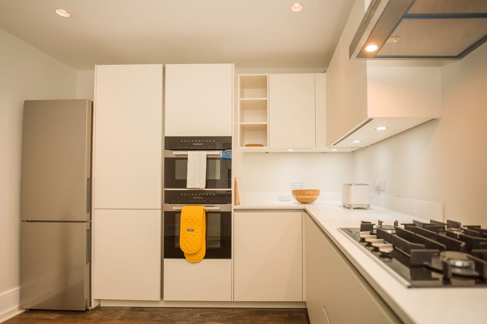 Stables Cottage | Private kitchen | Coffee/tea maker, electric kettle