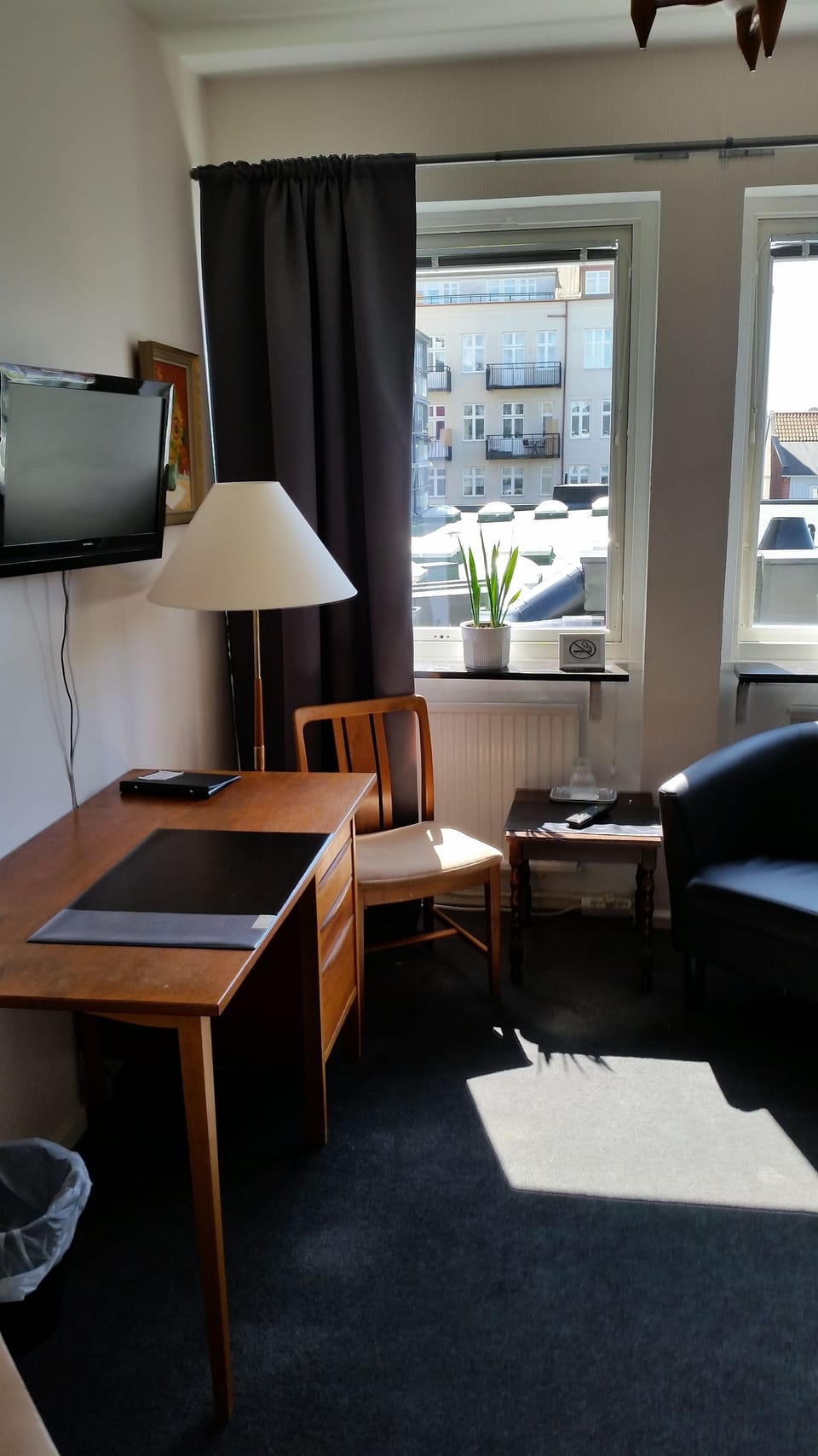 Single Room | Soundproofing, cribs (surcharge), rollaway beds (surcharge), WiFi (free)