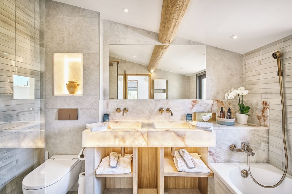 Traditional Room, Terrace, Sea View | Bathroom | Free toiletries, hair dryer, bathrobes, slippers