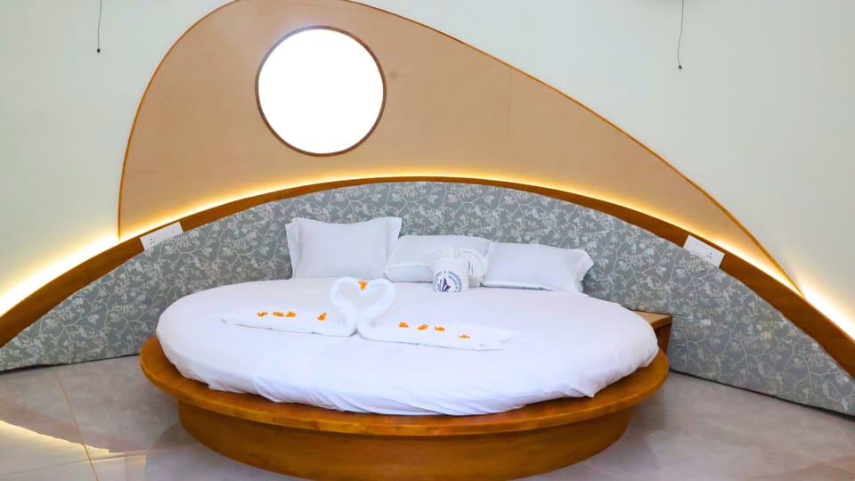 Superior Room | Premium bedding, desk, free WiFi, bed sheets