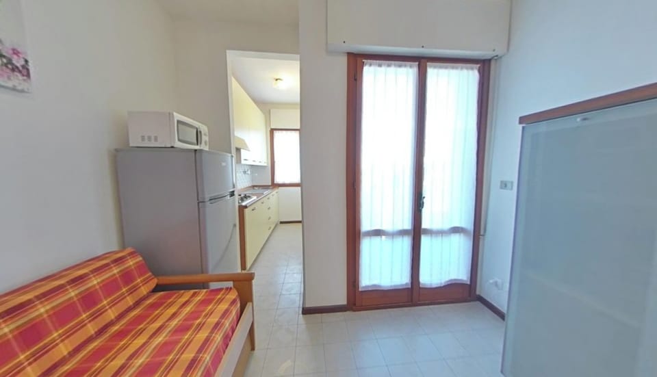 Apartment, 1 Bedroom, Balcony | Dining room