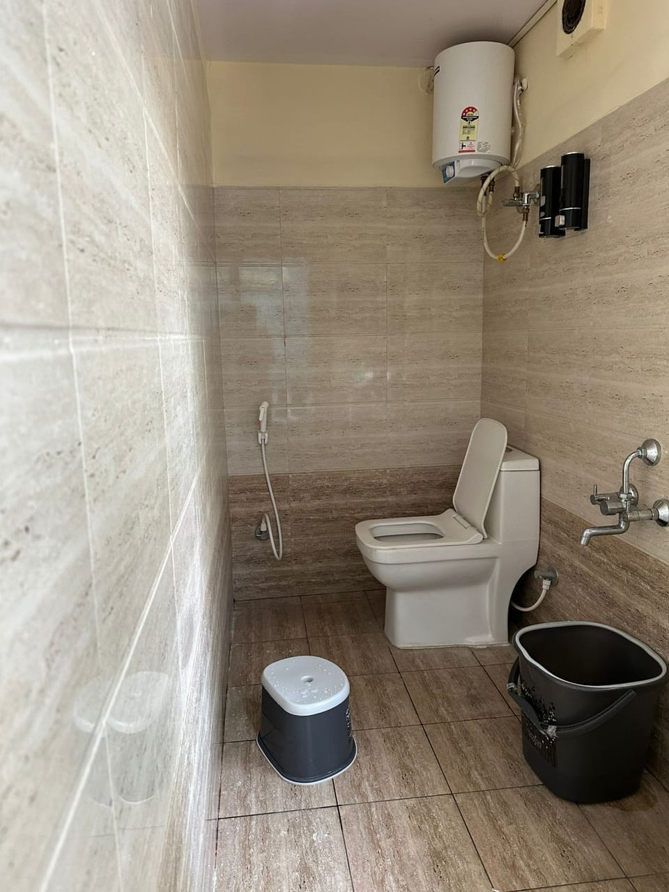 Family Quadruple Room, City View | Bathroom | Shower, towels, soap, shampoo