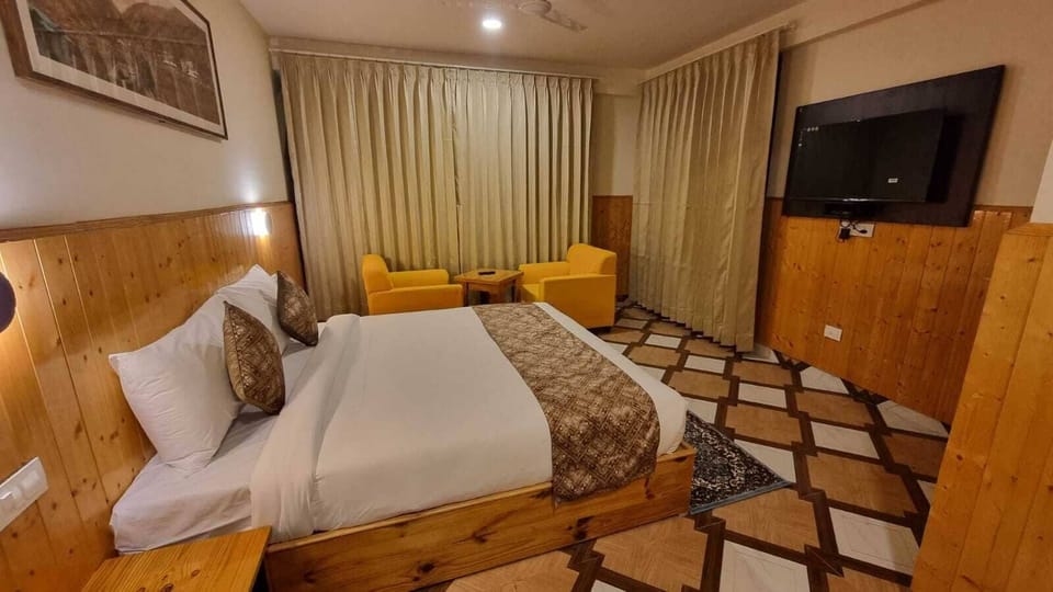 Deluxe Room | Free WiFi