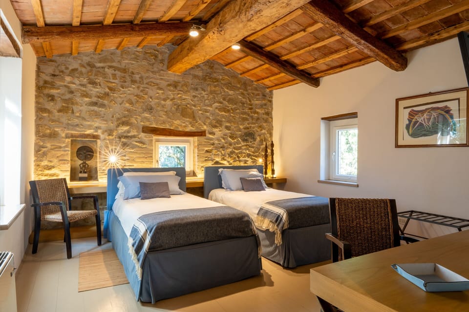 Standard Twin Room, Private Bathroom, Courtyard View (Deluxe) | In-room safe, free WiFi