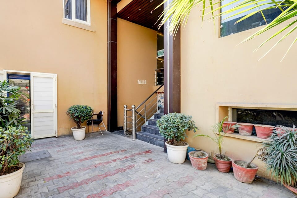 House | Reception