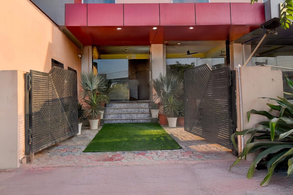 House | Reception