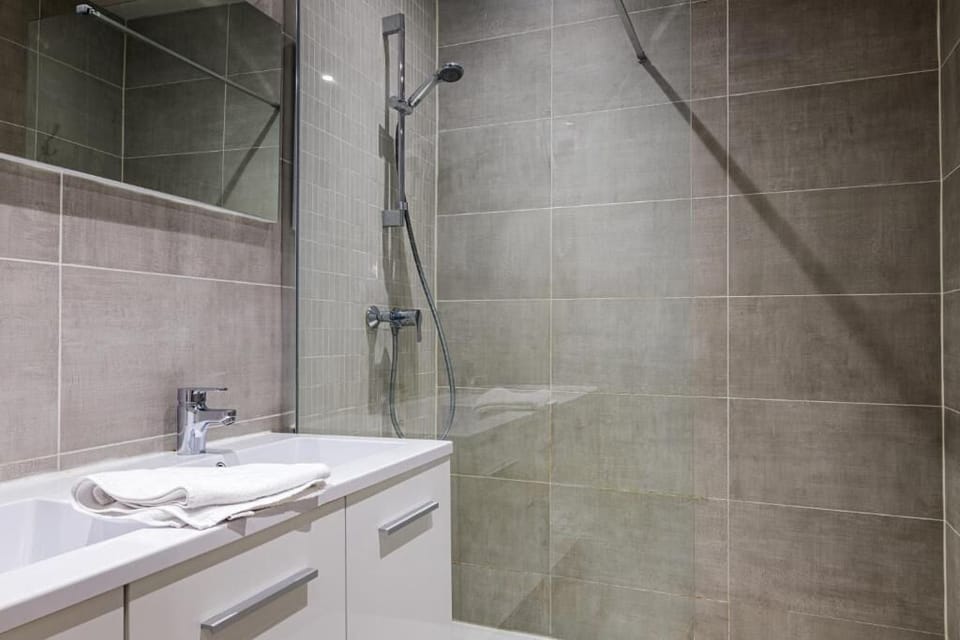 Family Quadruple Room | Bathroom