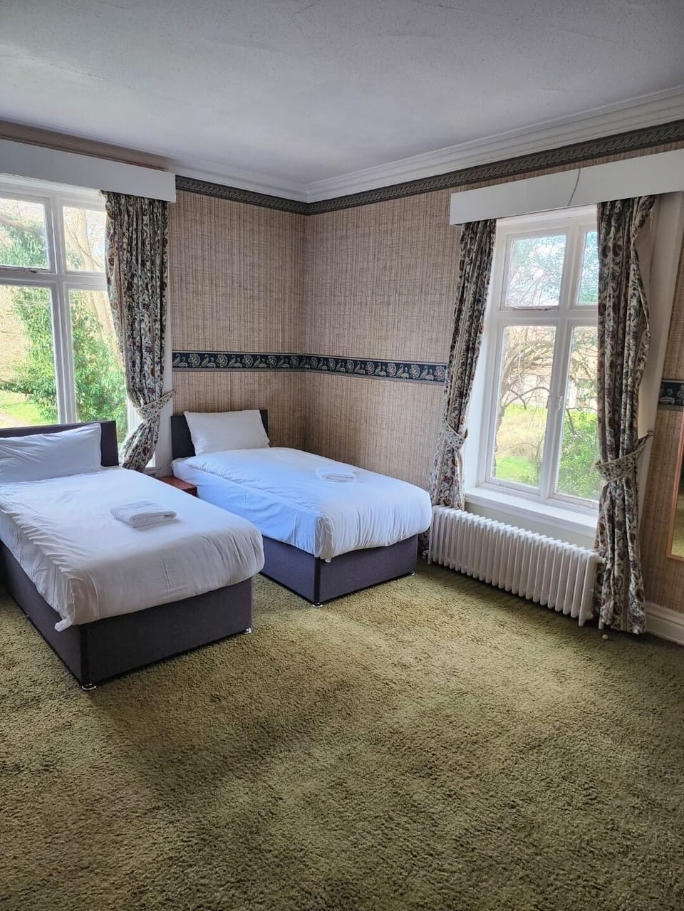 Standard Triple Room | Desk, free WiFi