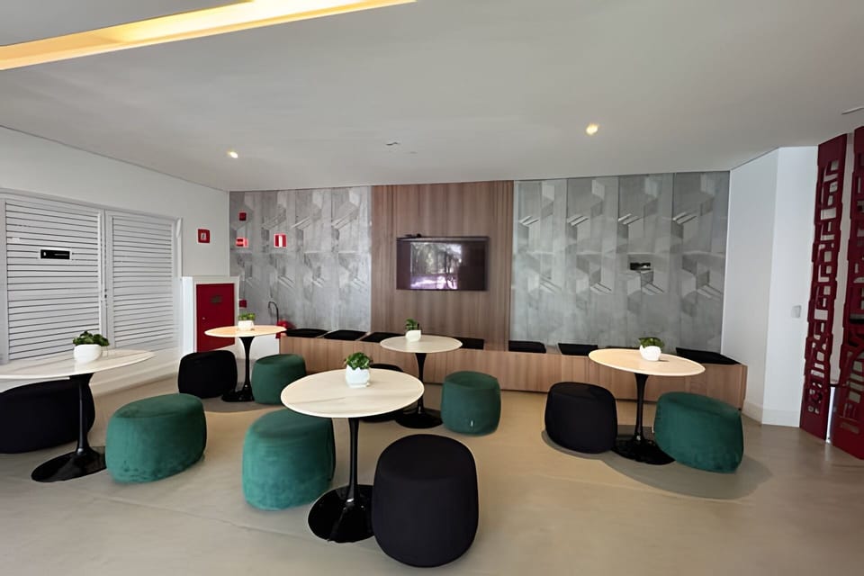 Basic Apartment | Dining