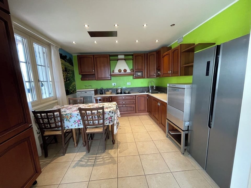 Design House, Patio, Lake View | Private kitchen