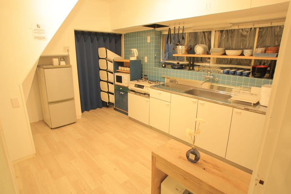 House, 2 Bedrooms, Kitchen | Private kitchen | Full-size fridge, microwave, stovetop, rice cooker