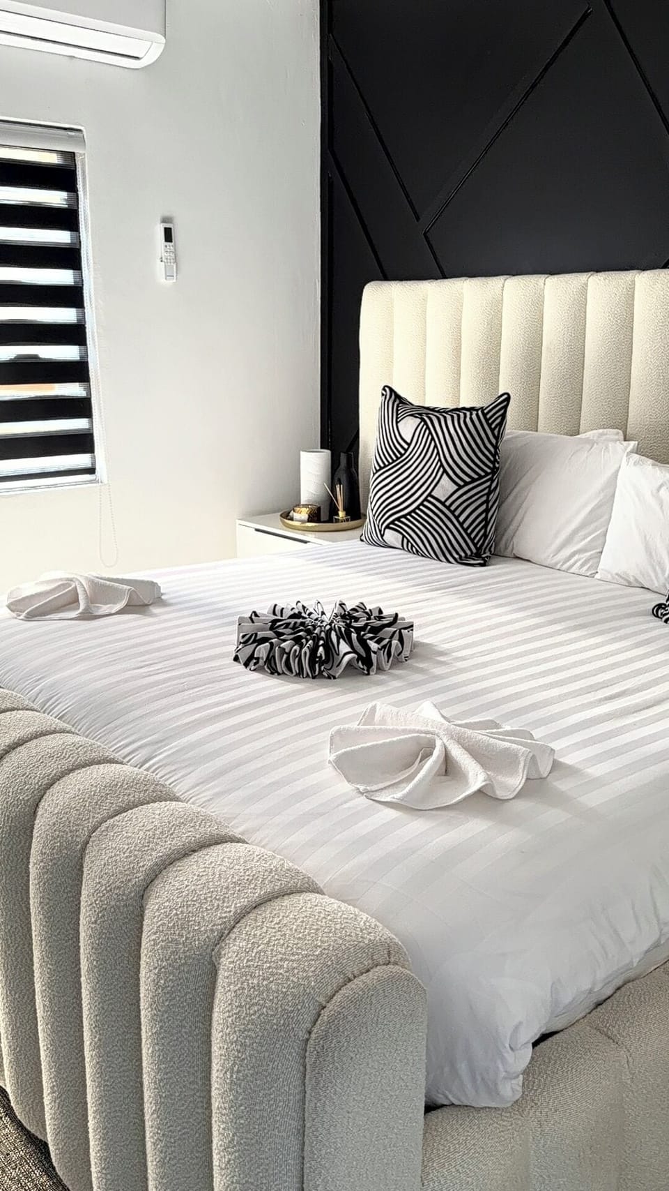 Deluxe Double Room | Desk, laptop workspace, iron/ironing board, free WiFi