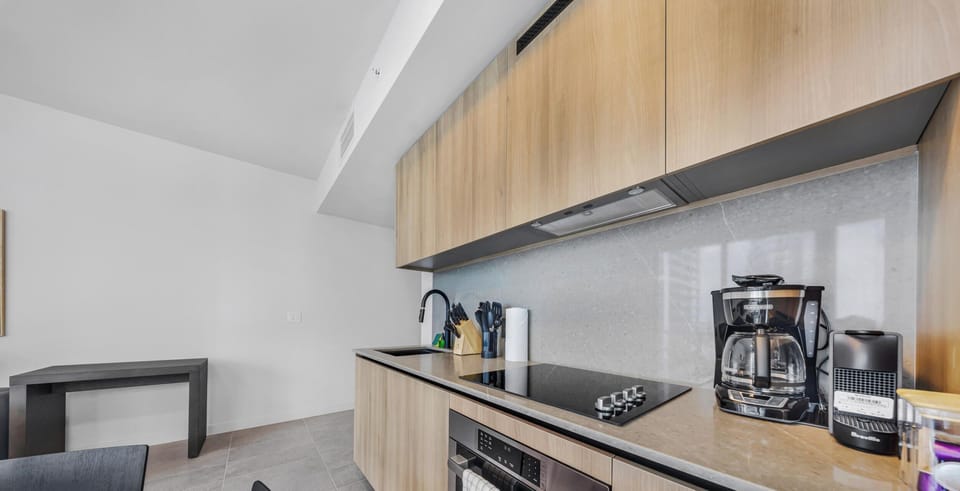 Condo, Balcony, City View | Private kitchen | Fridge, microwave, oven, stovetop