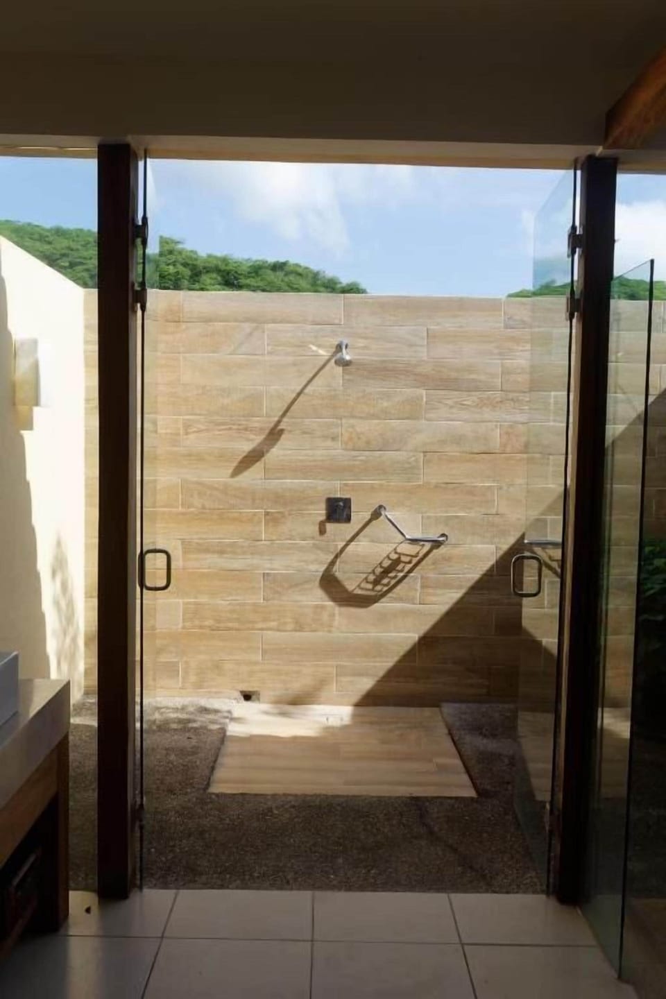 Superior Suite, Balcony | Bathroom | Hair dryer, towels, soap, shampoo