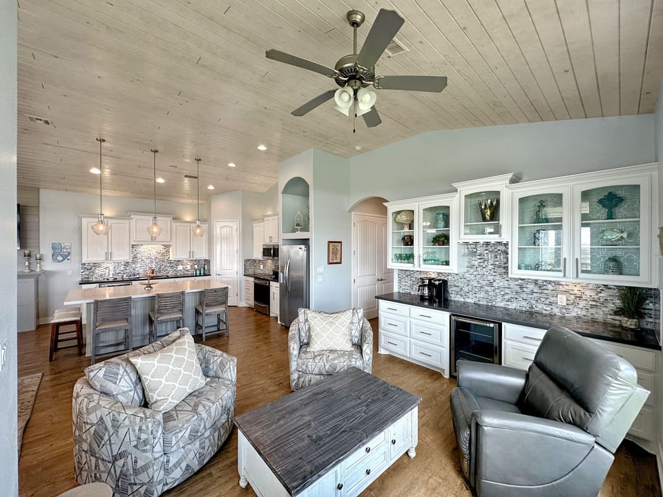 House, 3 Bedrooms | Living area | Smart TV