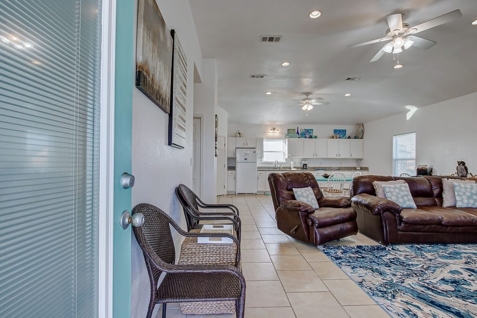 House, 3 Bedrooms | Living area | Smart TV