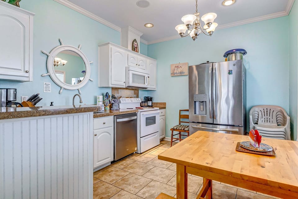 House, 3 Bedrooms | Private kitchen | Coffee/tea maker, fridge, oven, toaster