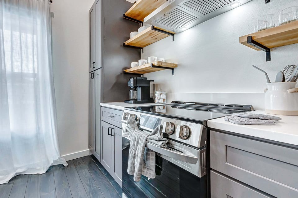 House, 3 Bedrooms | Private kitchen | Fridge, oven, coffee/tea maker, toaster