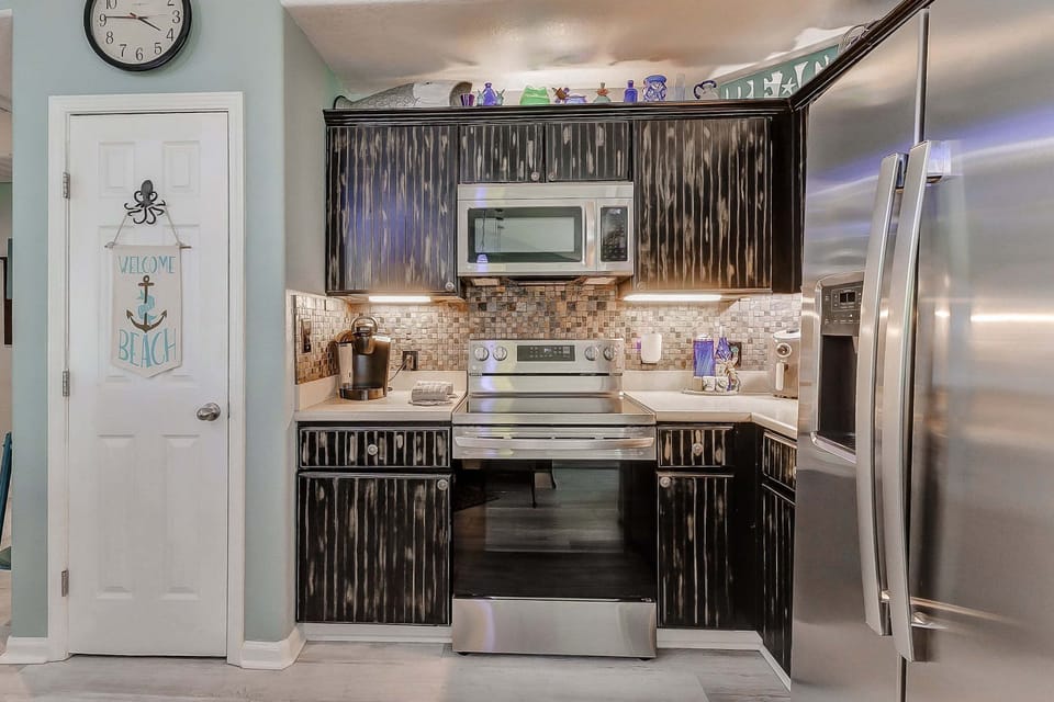 House, 4 Bedrooms | Private kitchen | Coffee/tea maker, fridge, oven, toaster