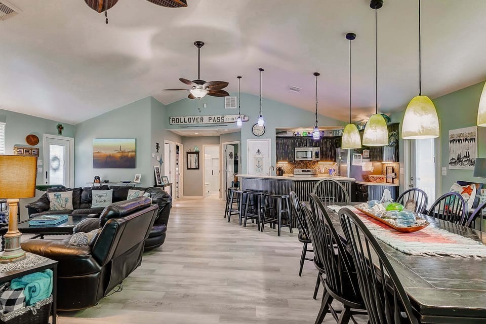 House, 4 Bedrooms | Interior
