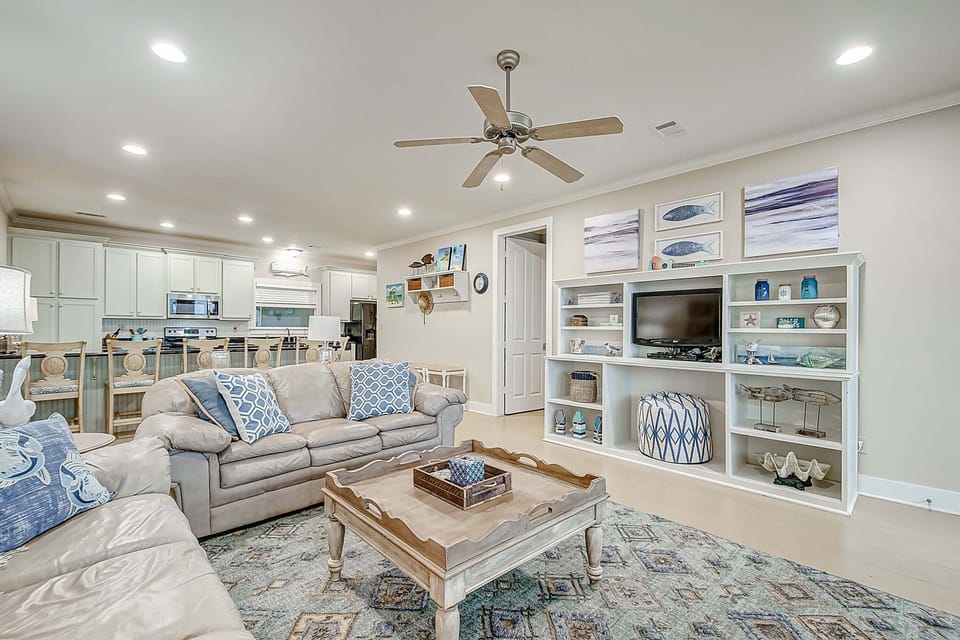 House, 3 Bedrooms | Living area | Smart TV