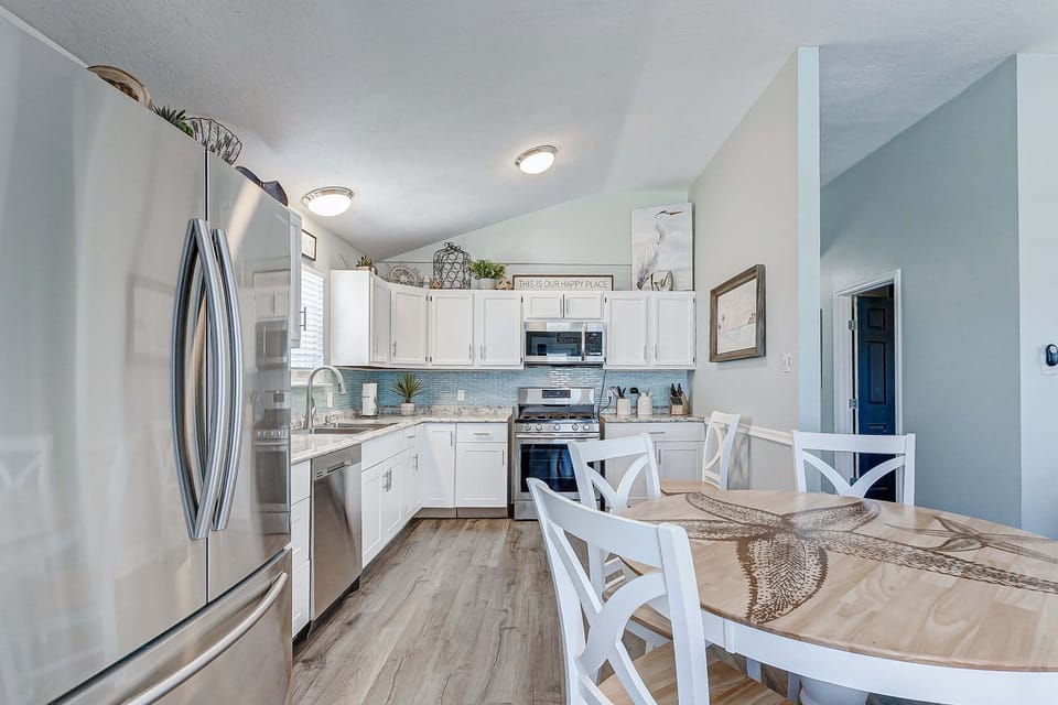 House, 3 Bedrooms | Private kitchen | Coffee/tea maker, fridge, oven, toaster