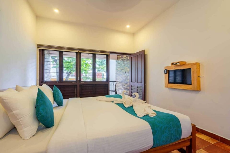 Standard Room | Egyptian cotton sheets, premium bedding, desk, free WiFi