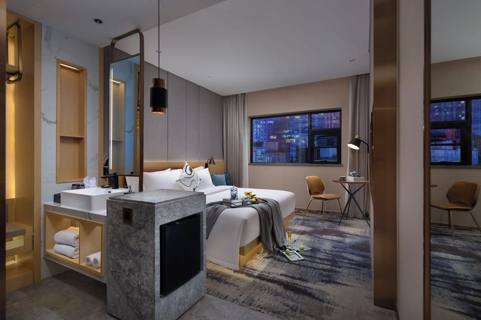 Business Double Room, City View | Egyptian cotton sheets, premium bedding, down comforters, pillowtop beds