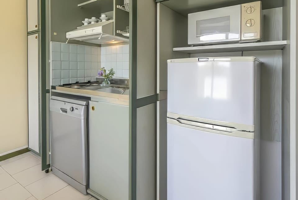 Comfort Apartment, Balcony, Partial Sea View | Interior detail