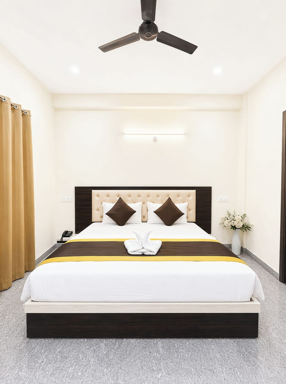 Deluxe Double Room | Hypo-allergenic bedding, desk, soundproofing, free WiFi