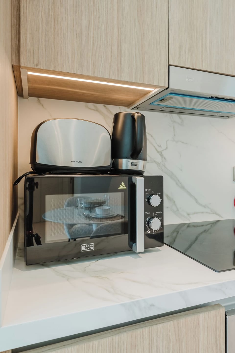 Exclusive Apartment, Non Smoking, Sea View | Private kitchen | Full-size fridge, microwave, oven, stovetop