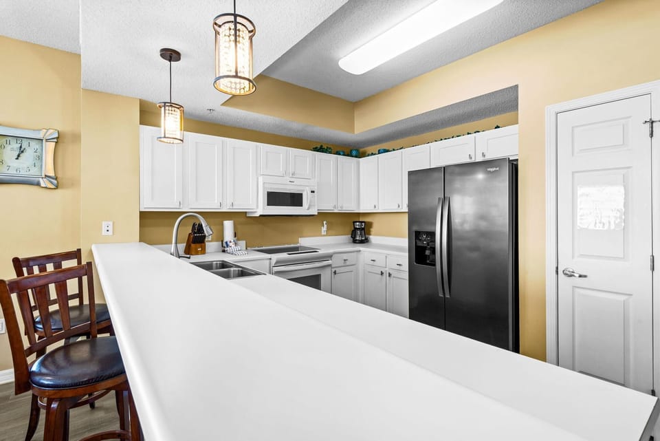 Condo, Multiple Beds (Summerwind Center 504) | Private kitchen