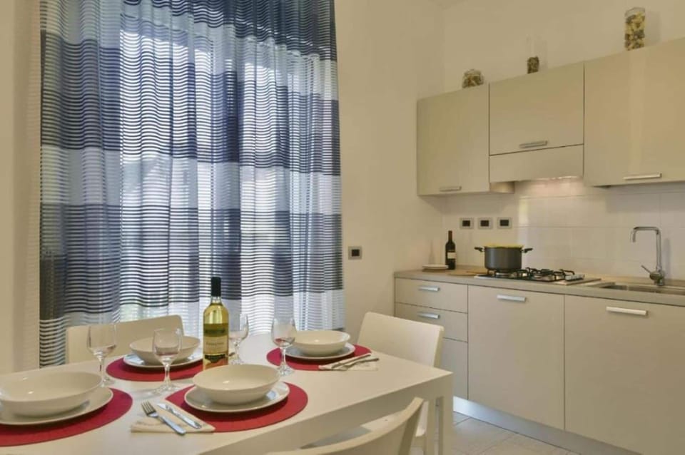 Apartment, 1 Bedroom | Dining