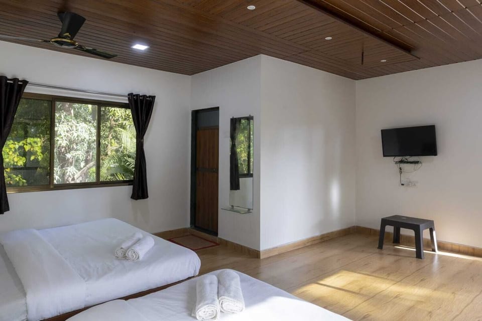 Deluxe Double Room, Balcony, Pool View | Free WiFi