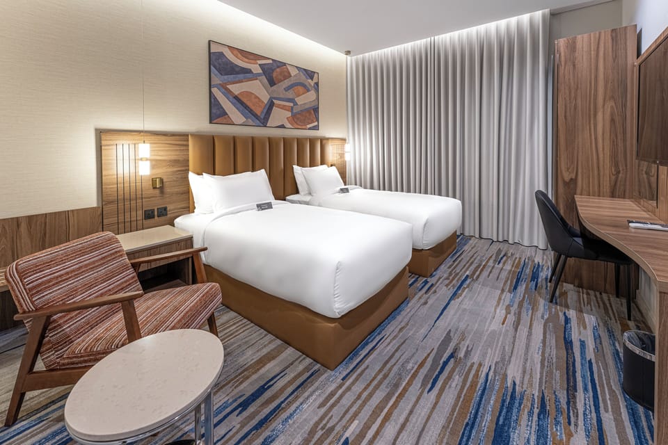 Deluxe Suite | In-room safe, iron/ironing board, free WiFi