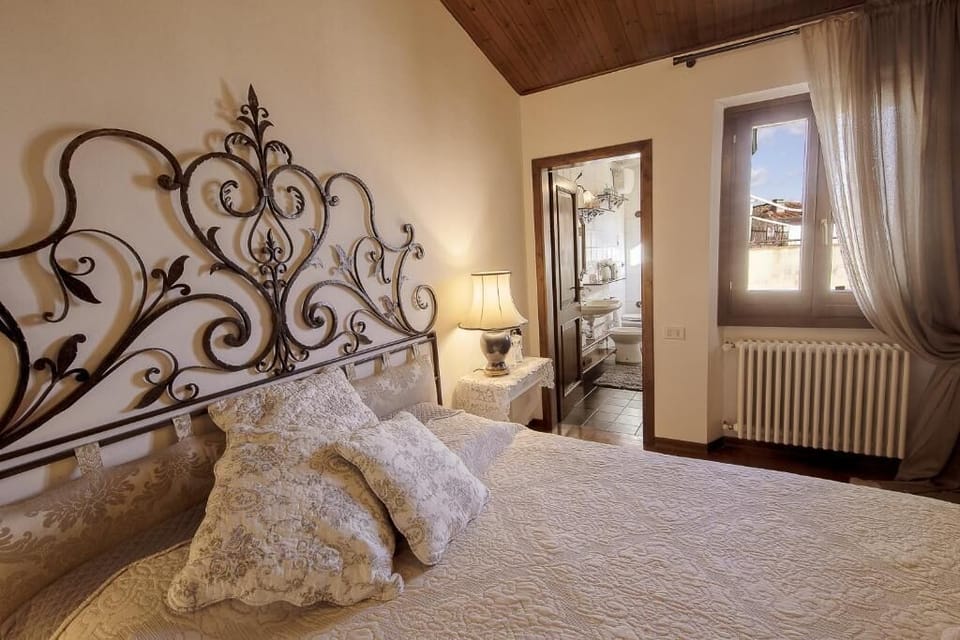 Deluxe Double Room, Non Smoking, Hill View | Iron/ironing board, free WiFi