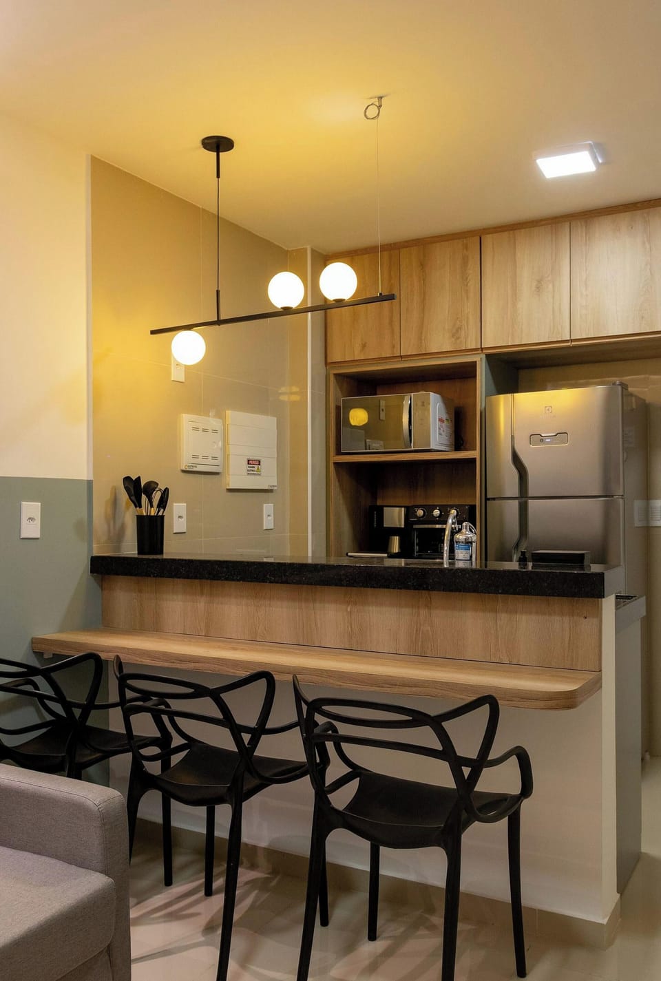 Basic Apartment | Dining