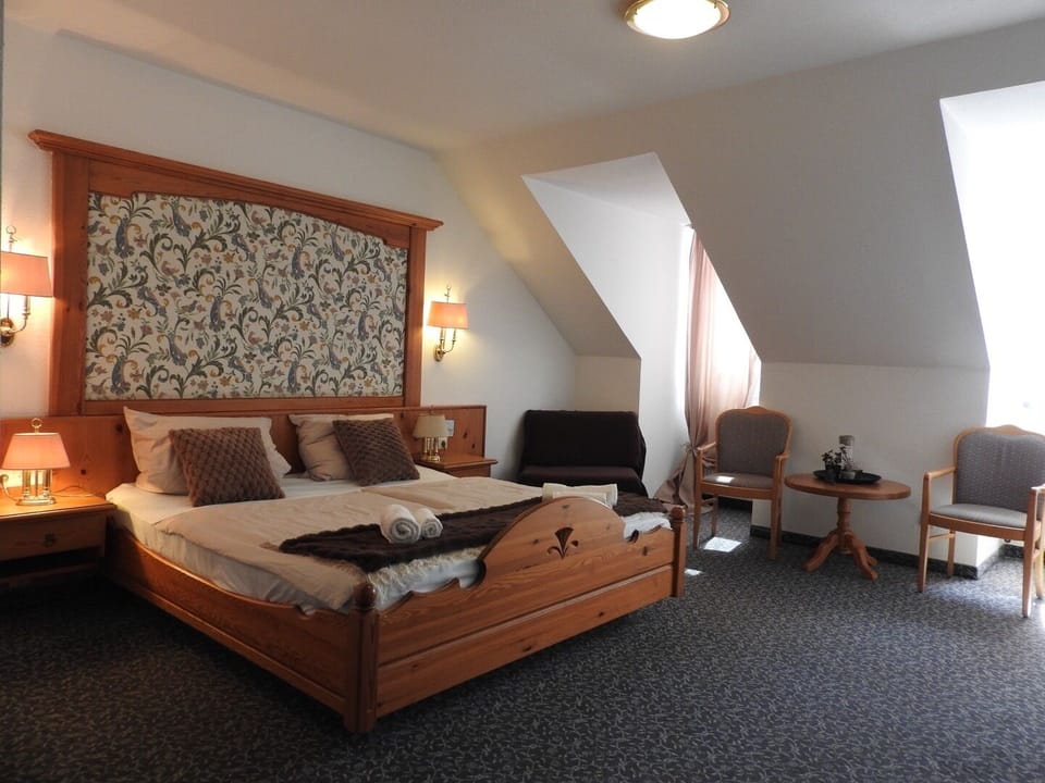Superior Double Room | In-room safe, desk, WiFi (free), bed sheets