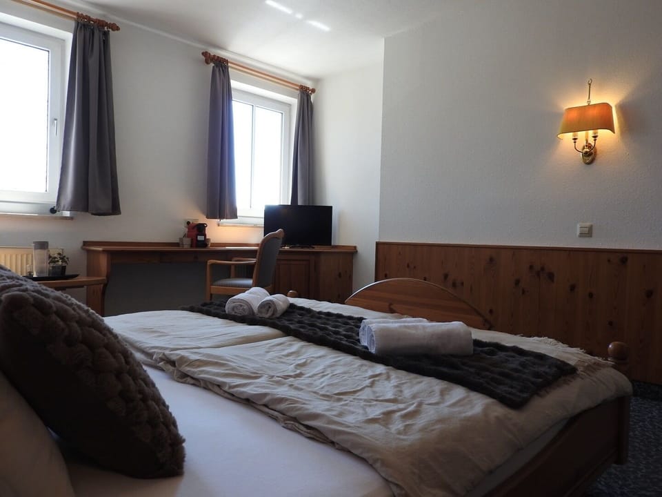 Double or Twin Room | In-room safe, desk, free WiFi, bed sheets