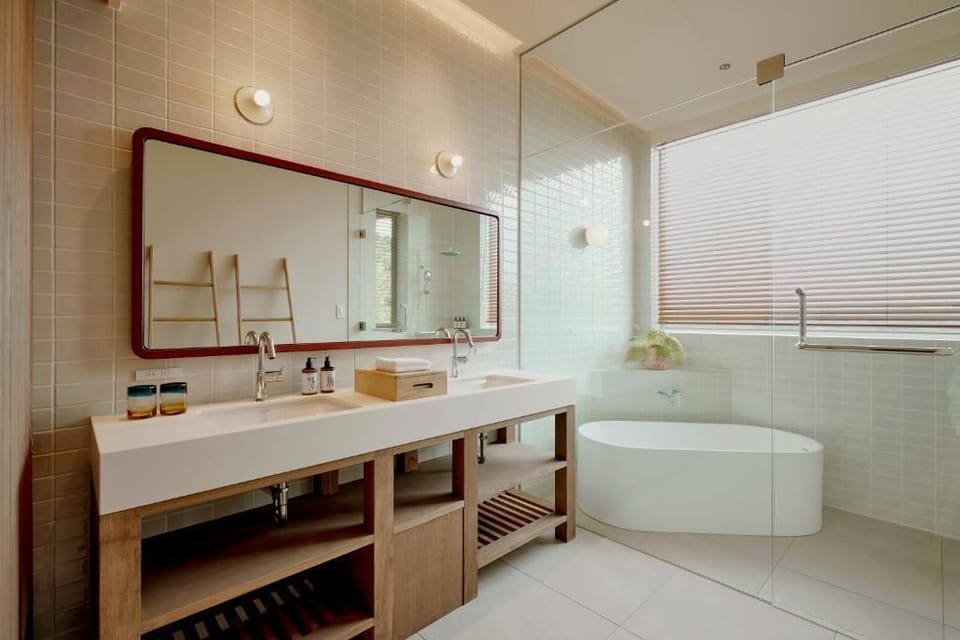 Basic Twin Room, Balcony, Mountain View | Bathroom | Separate tub and shower, free toiletries, hair dryer, slippers